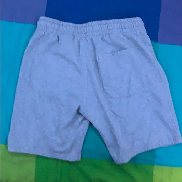 H&M light grey shorts - Picture 3 of 3